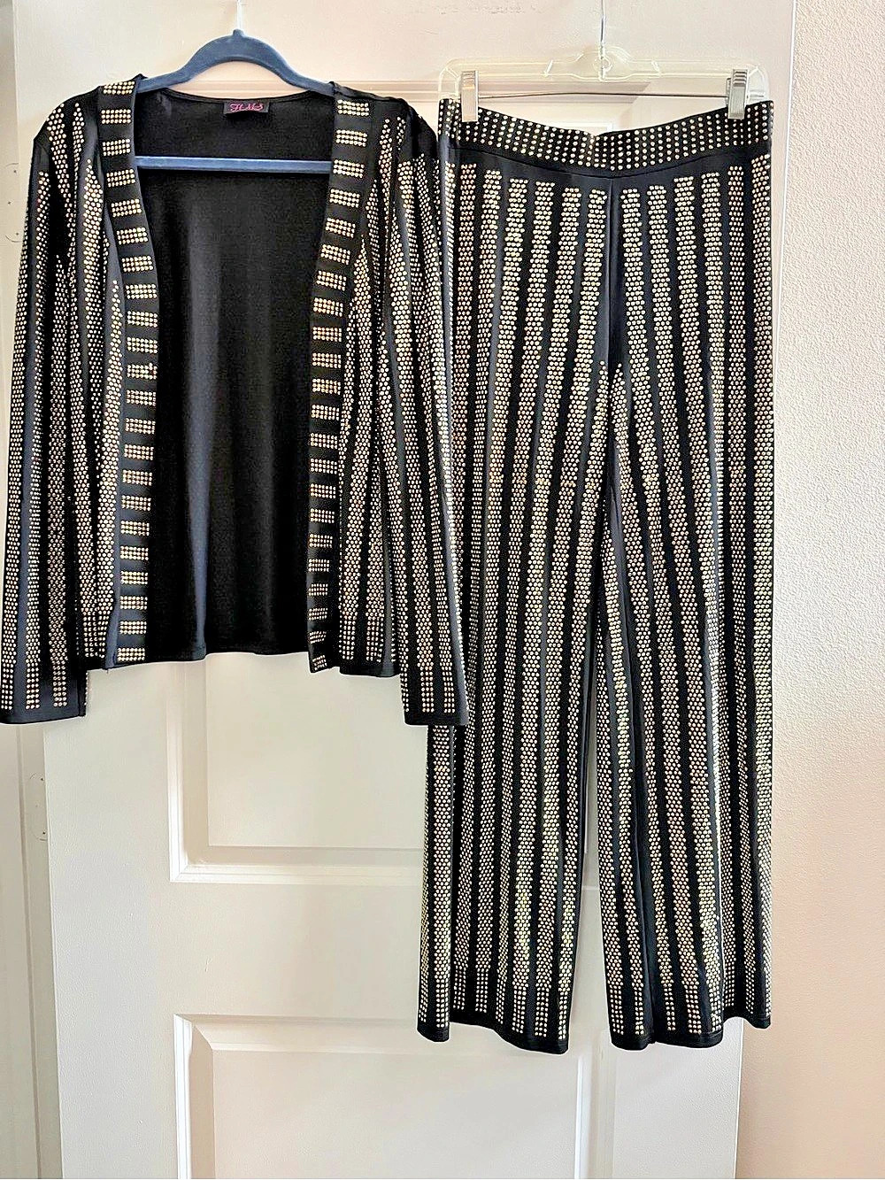 HOT MIAMI STYLES Black & Gold Geometric Two-Piece Set